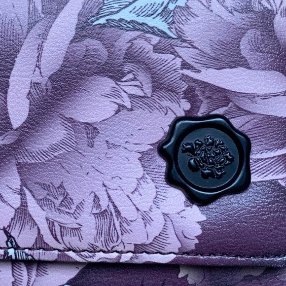 Womens floral wallet Purple Bifold ID holder zip Closure Button snap - Picture 10 of 10